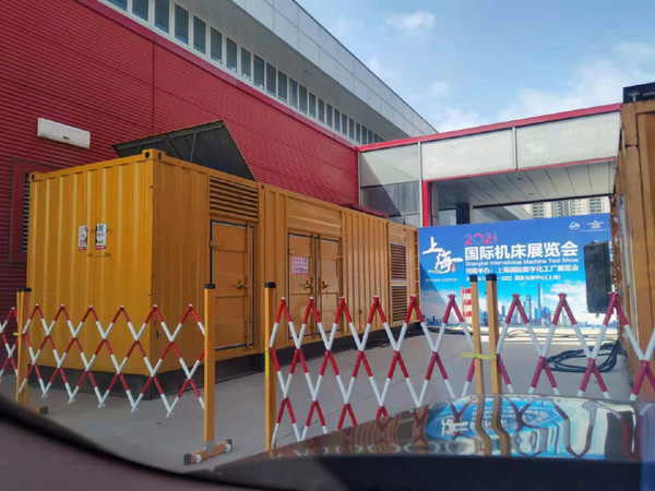 朝天发电车出租-发电机无电压或电压太低怎么办?